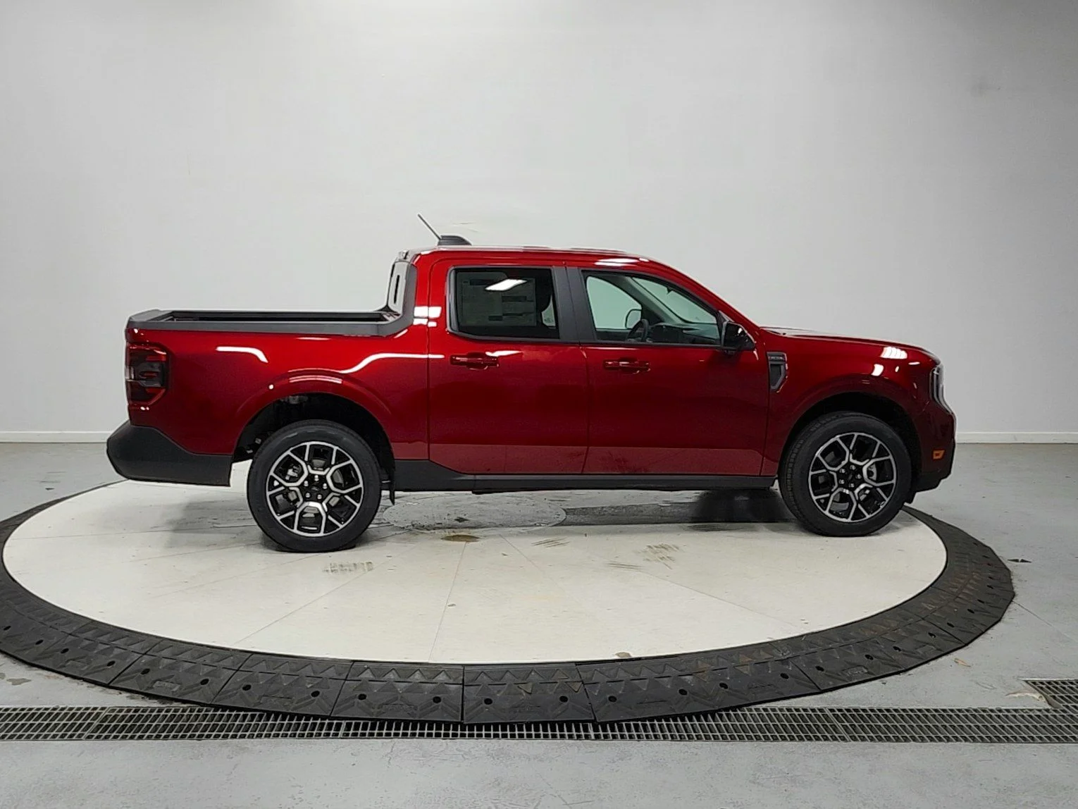 New 2026 Ruby Red Metallic Tinted Clearcoat Ford Lariat® image 8