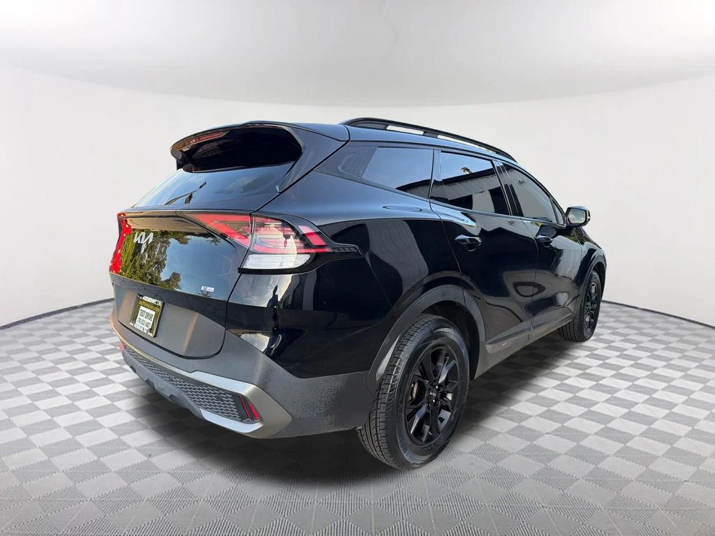 Used 2023 Black Kia X-Pro Prestige image 5