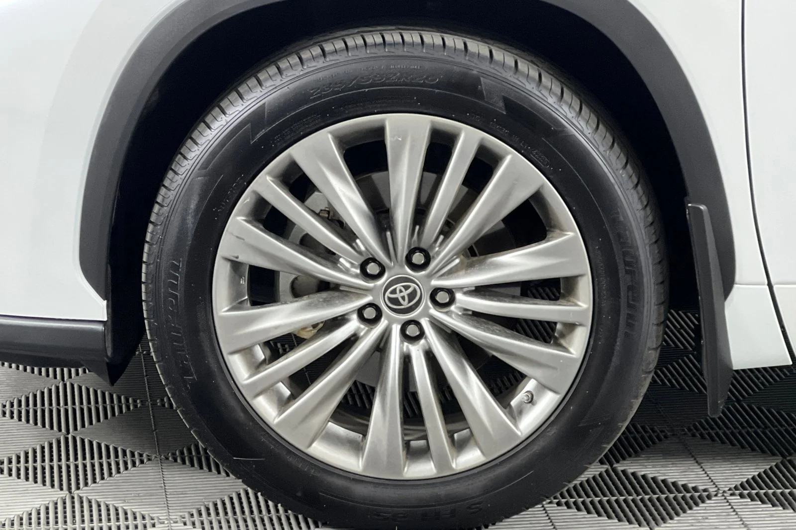 Certified Used 2022 Wind Chill Pearl Toyota Platinum image 33