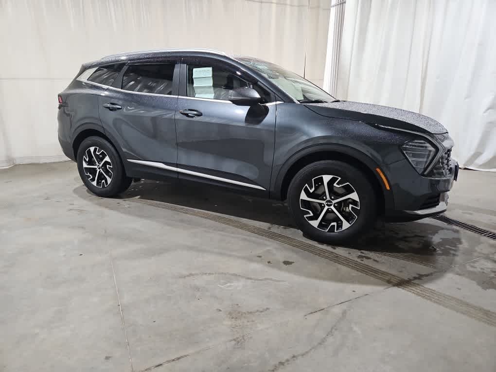 Used 2024 Gravity Gray Kia EX image 7