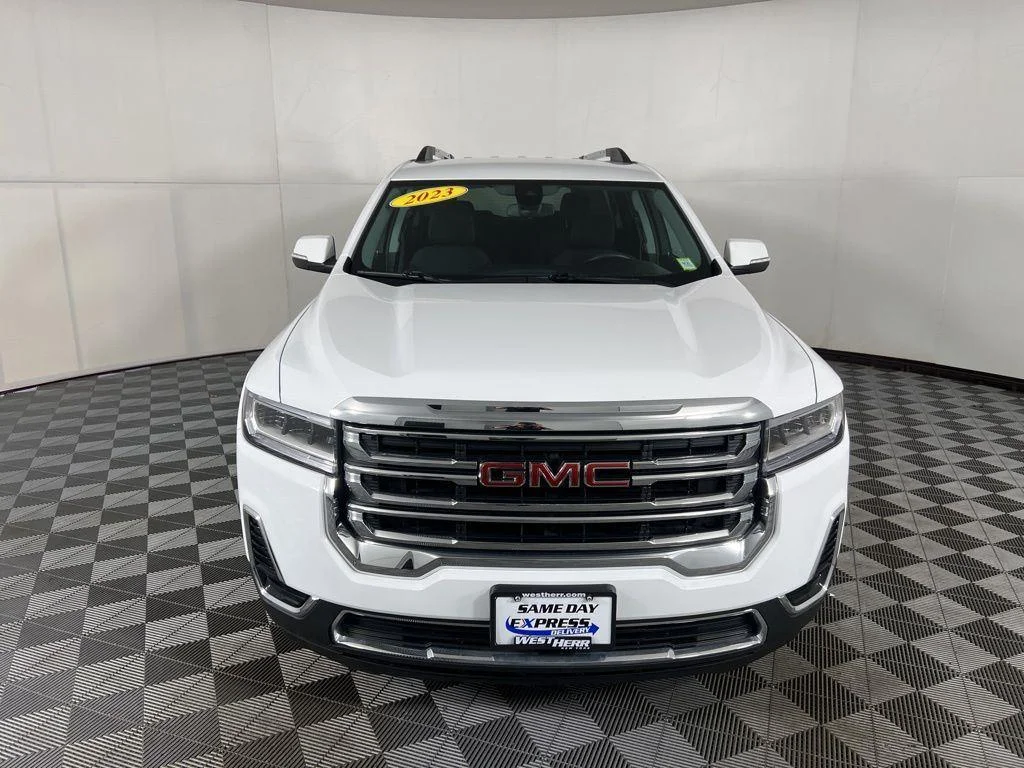 Used 2023 Summit White GMC SLE image 3