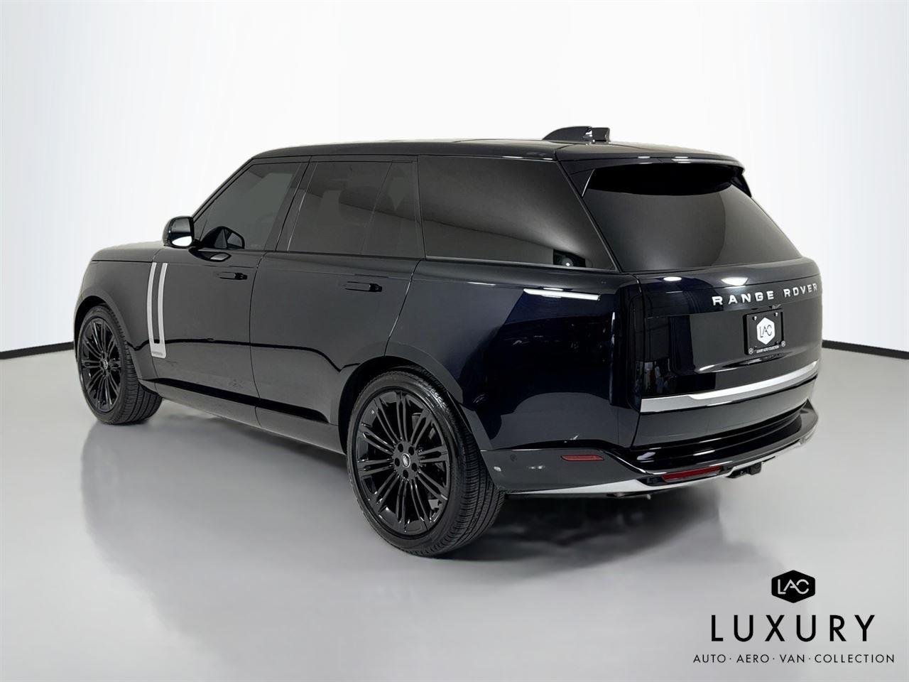 Used 2024 Ligurian Black SV Bespoke Ultra Metallic Gloss Land Rover Autobiography | Meridian 3D Sound | Rear TVs image 8