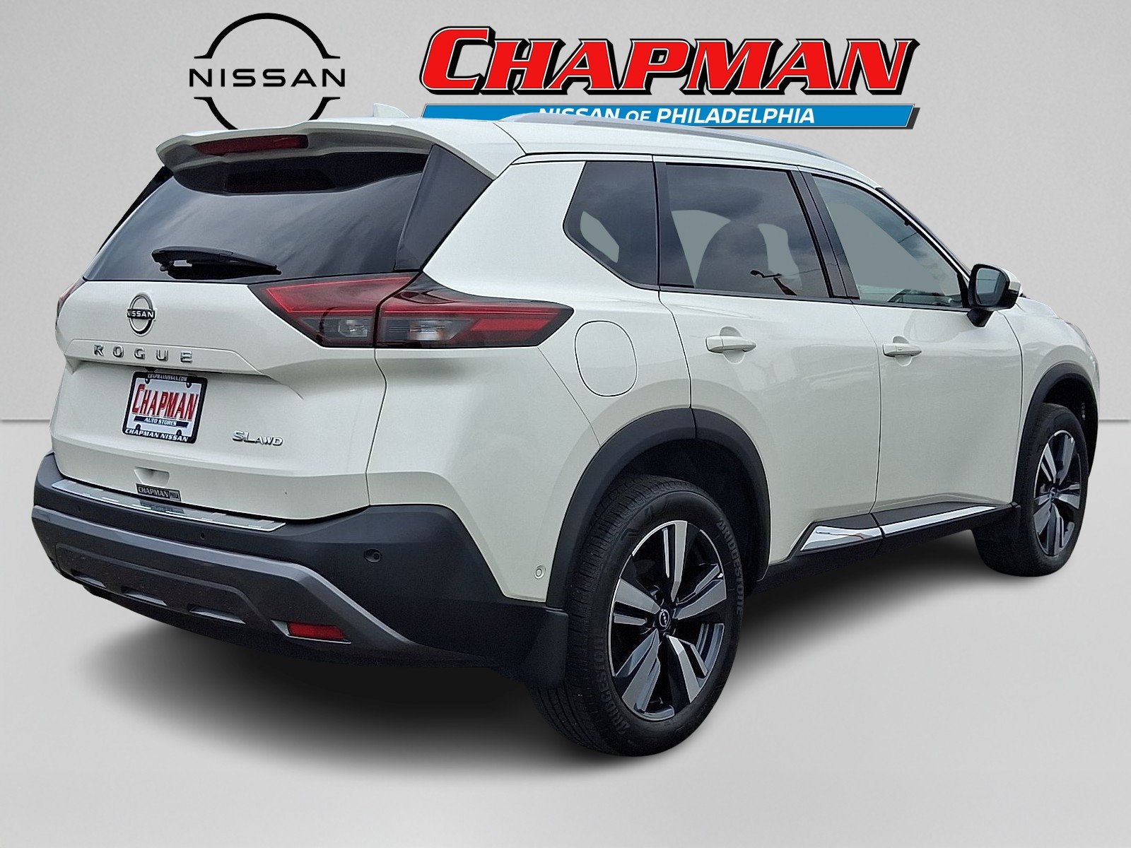 Used 2023 Pearl White Tricoat Nissan SL image 6
