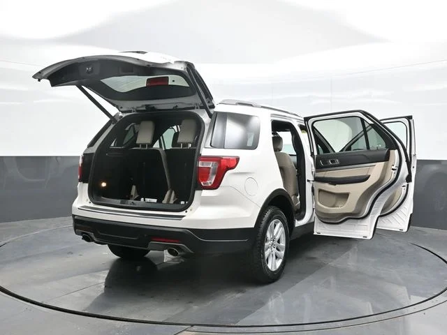 Used 2018 White Ford XLT image 29