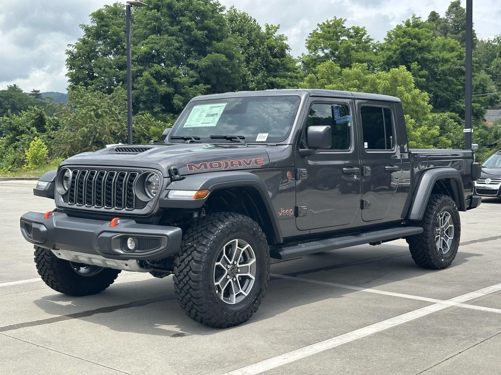 New 2026 Granite Crystal Metallic Clearcoat Jeep Mojave image 3