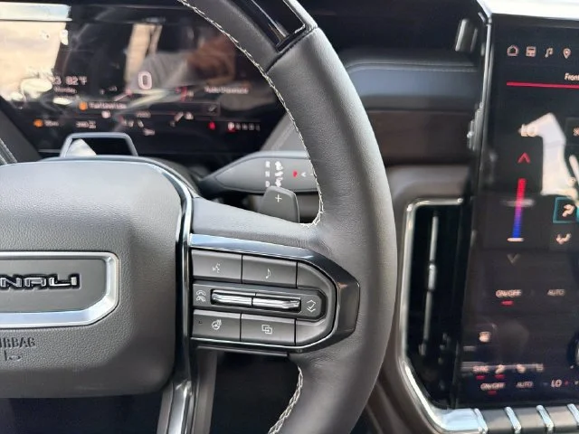 New 2027 Glacier White Tricoat GMC Denali Ultimate image 32
