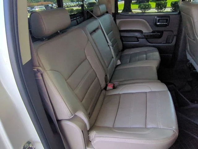Used 2015 White GMC Denali image 36