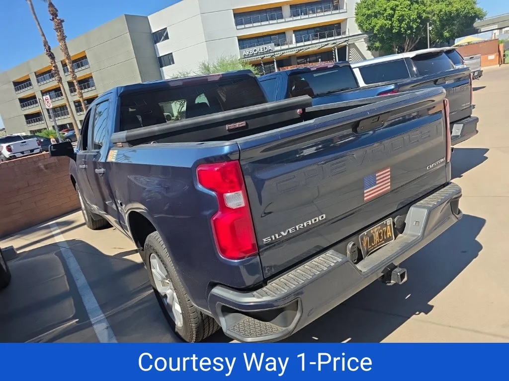Used 2020 Blue Chevrolet Custom image 6