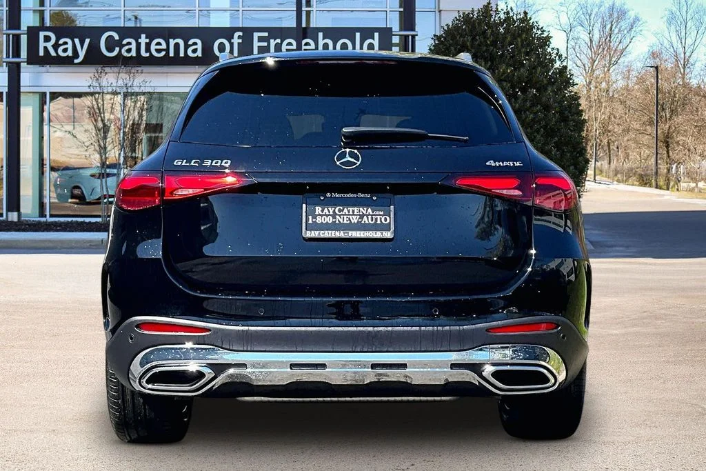 New 2026 Black Mercedes-Benz GLC 300 image 4