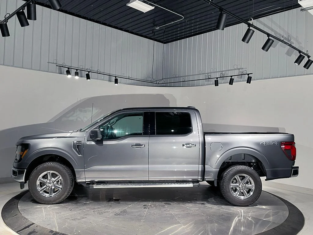 Used 2025 Gray Ford XLT image 14