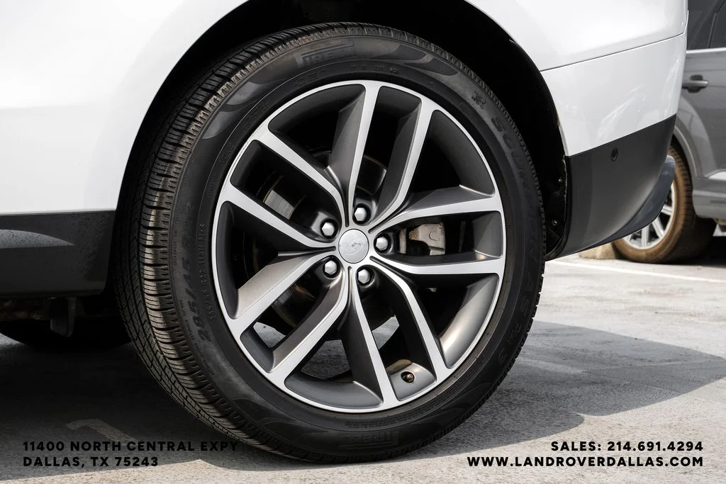 Used 2023 Fuji White Land Rover SE image 65