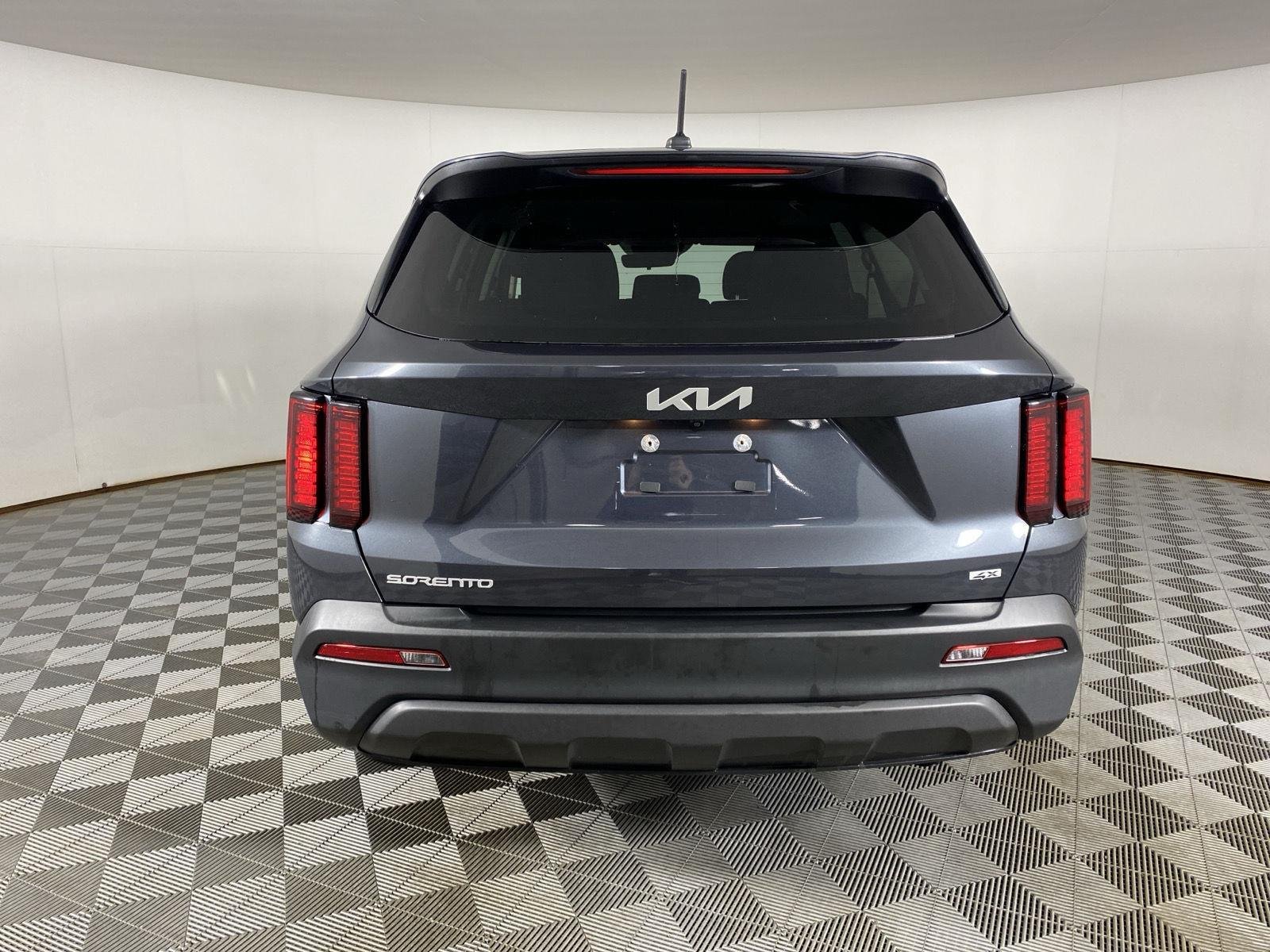 Used 2023 Gravity Gray Kia LX image 11