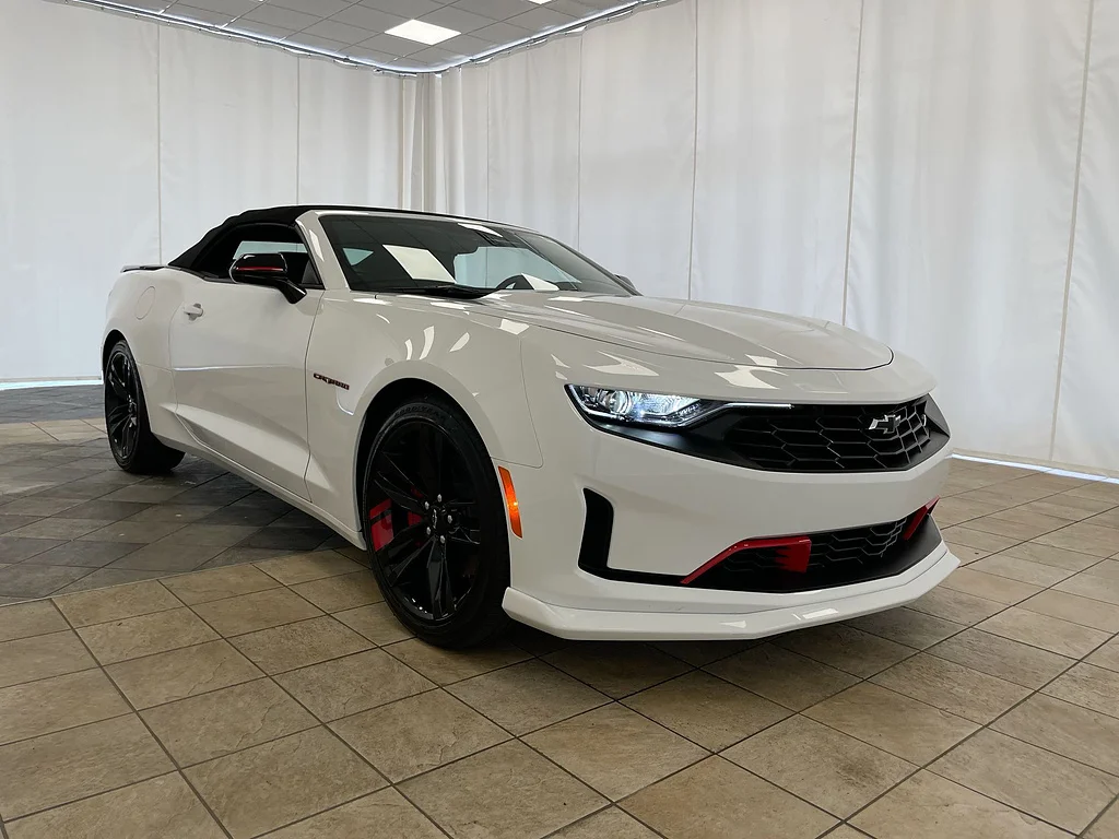 Used 2024 Summit White Chevrolet LT image 35