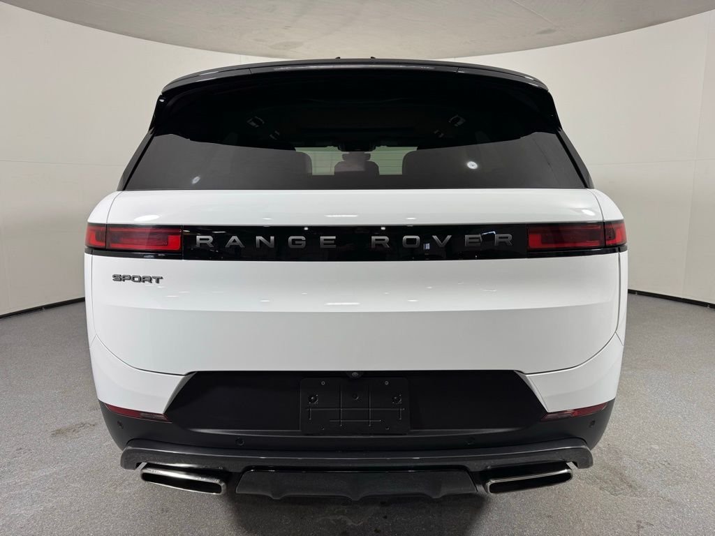 Used 2024 Fuji White Land Rover SE image 6