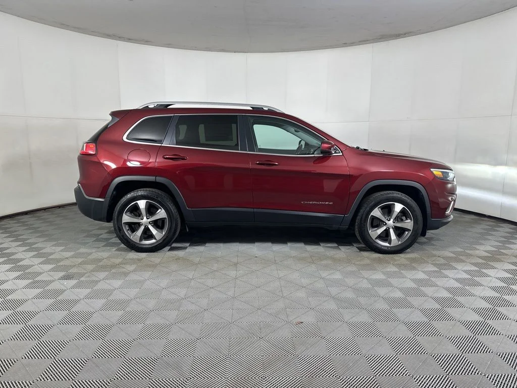 Used 2020 Red Jeep Limited image 12