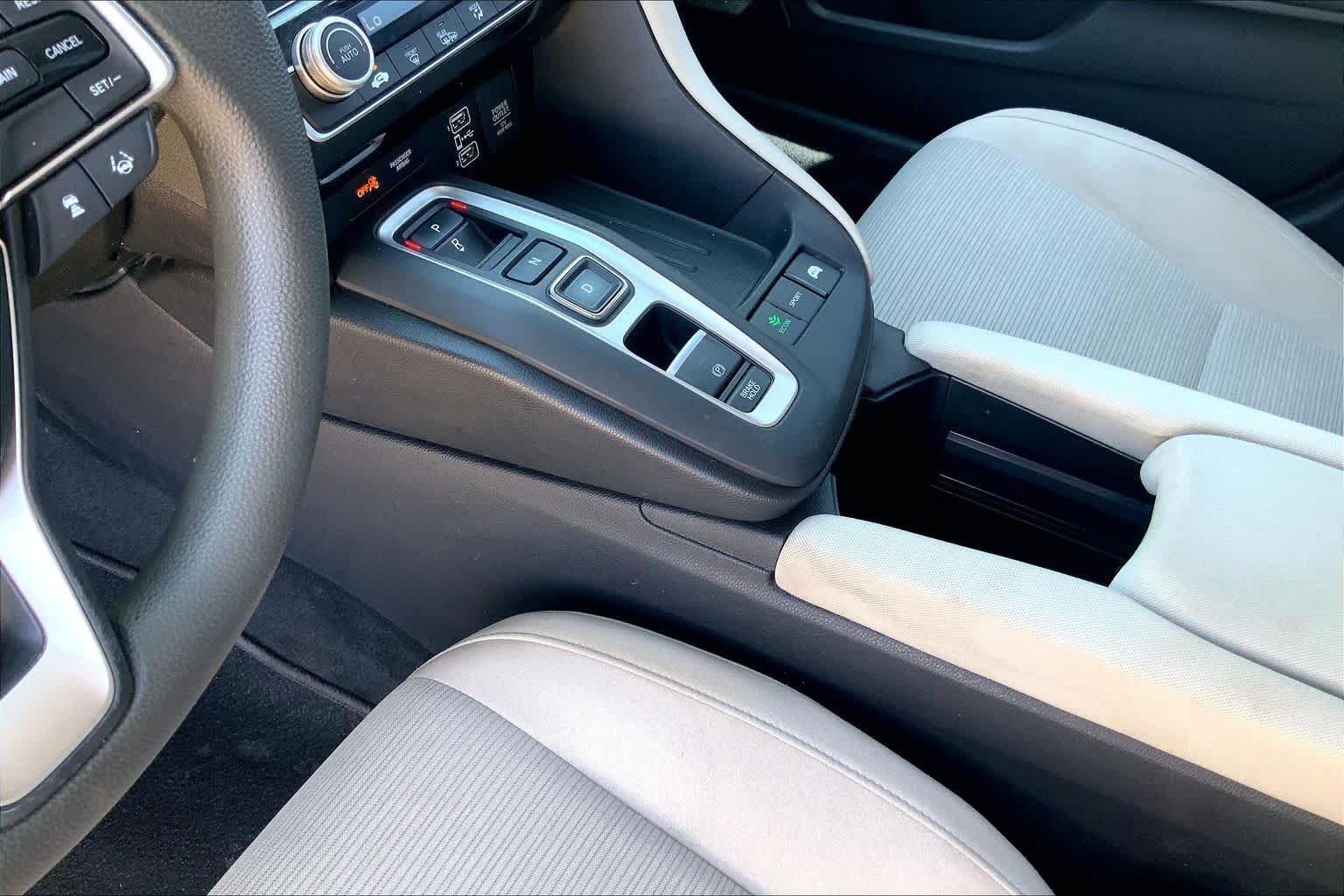 Used 2022 Platinum White Pearl Honda EX image 15