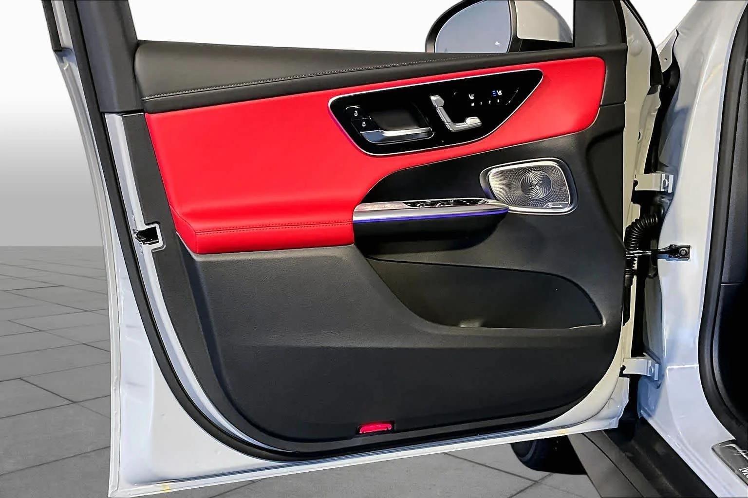 New 2026 MANUFAKTUR Alpine Grey Mercedes-Benz GLC 300 image 11