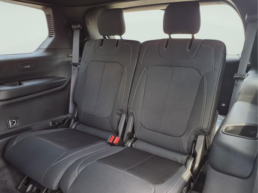 New 2026 Bright White Clear-Coat Exterior Paint Jeep Laredo image 12