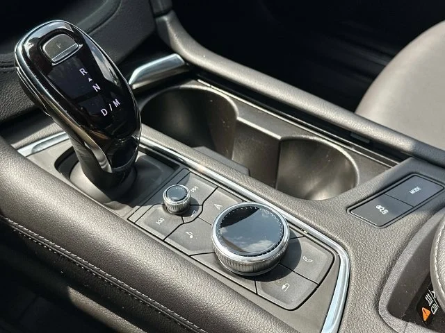 Used 2025 Silver Cadillac Premium Luxury image 34