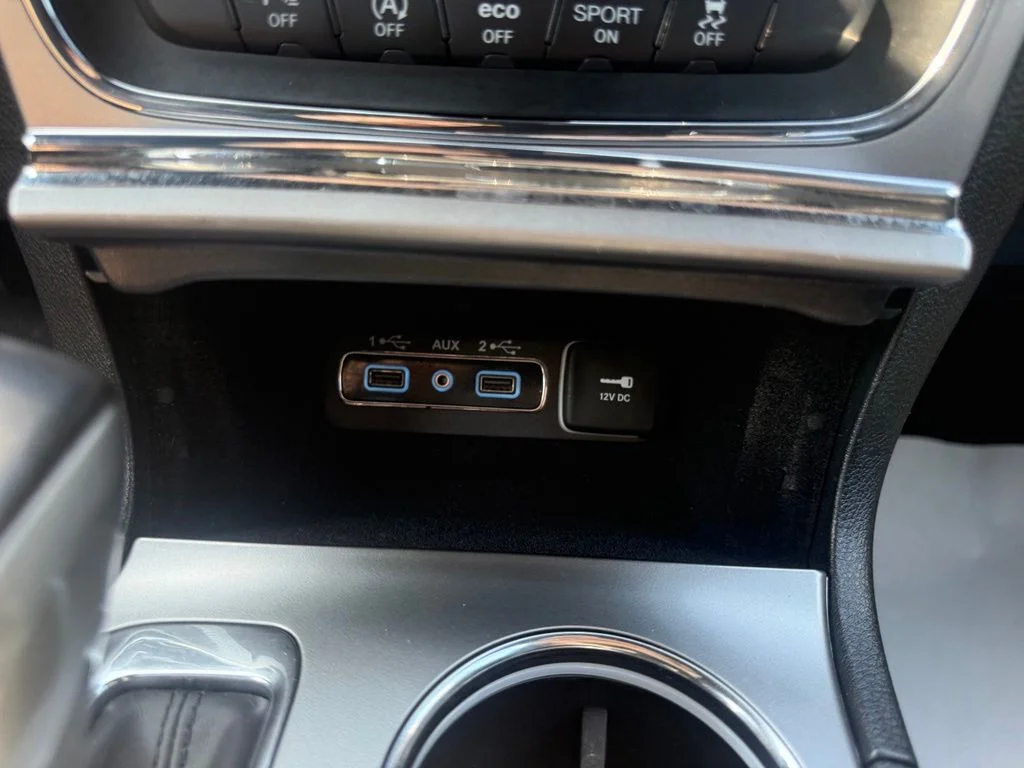 Used 2018 Gray Jeep Altitude image 21