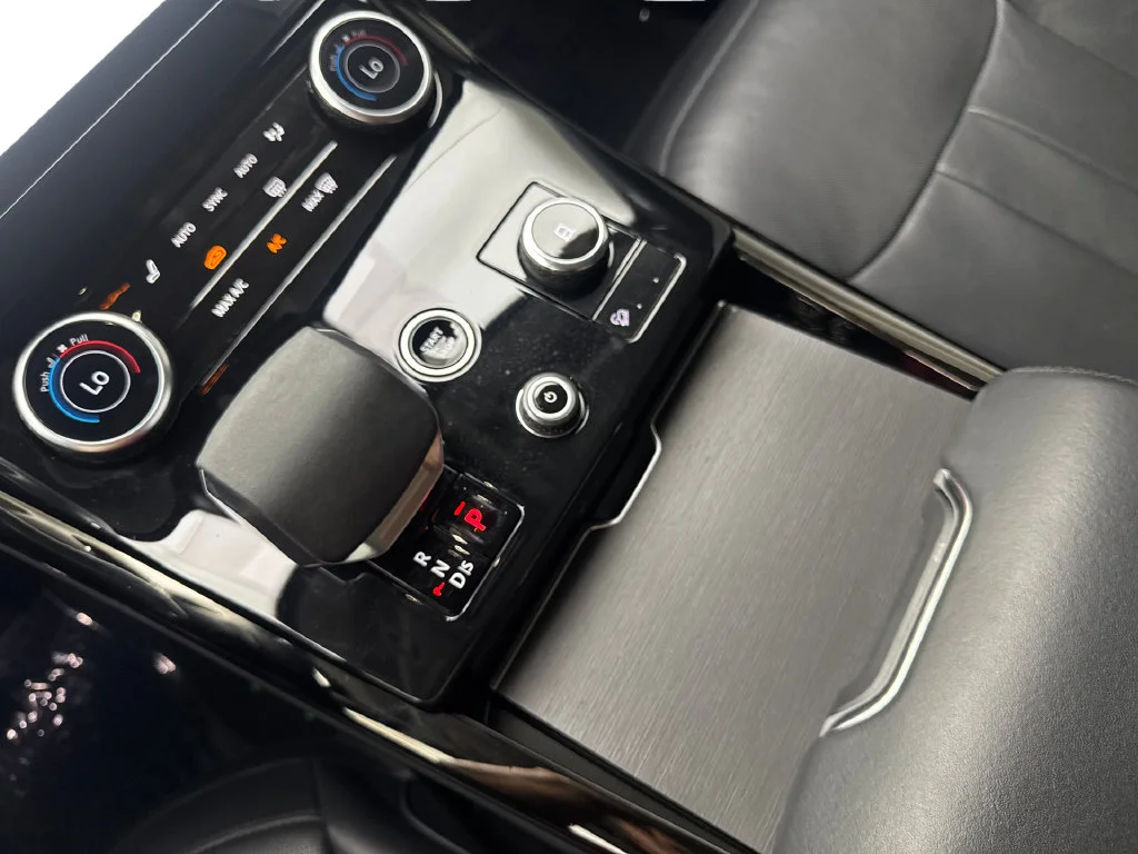 Used 2023 Black Land Rover SE image 67