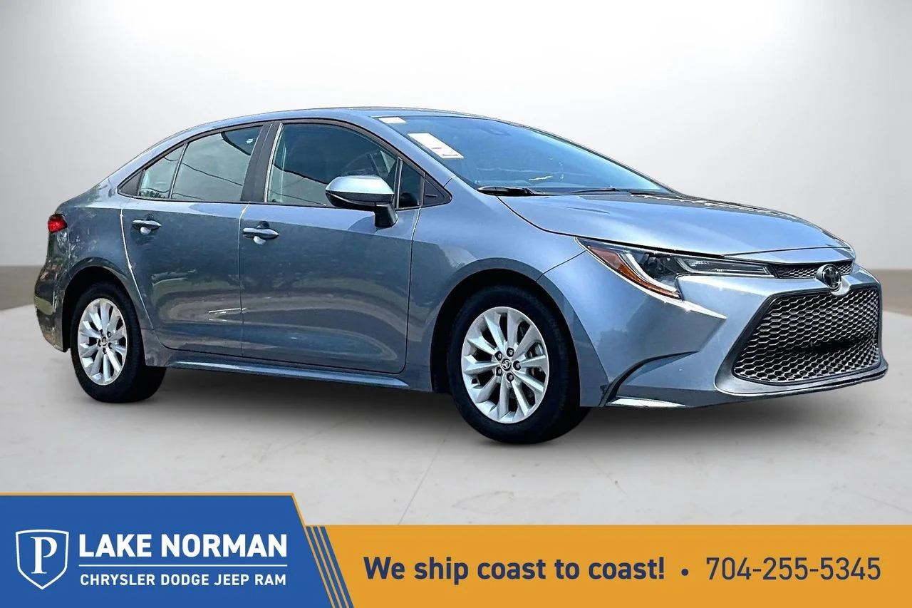 Certified Used 2021  Toyota LE image 1