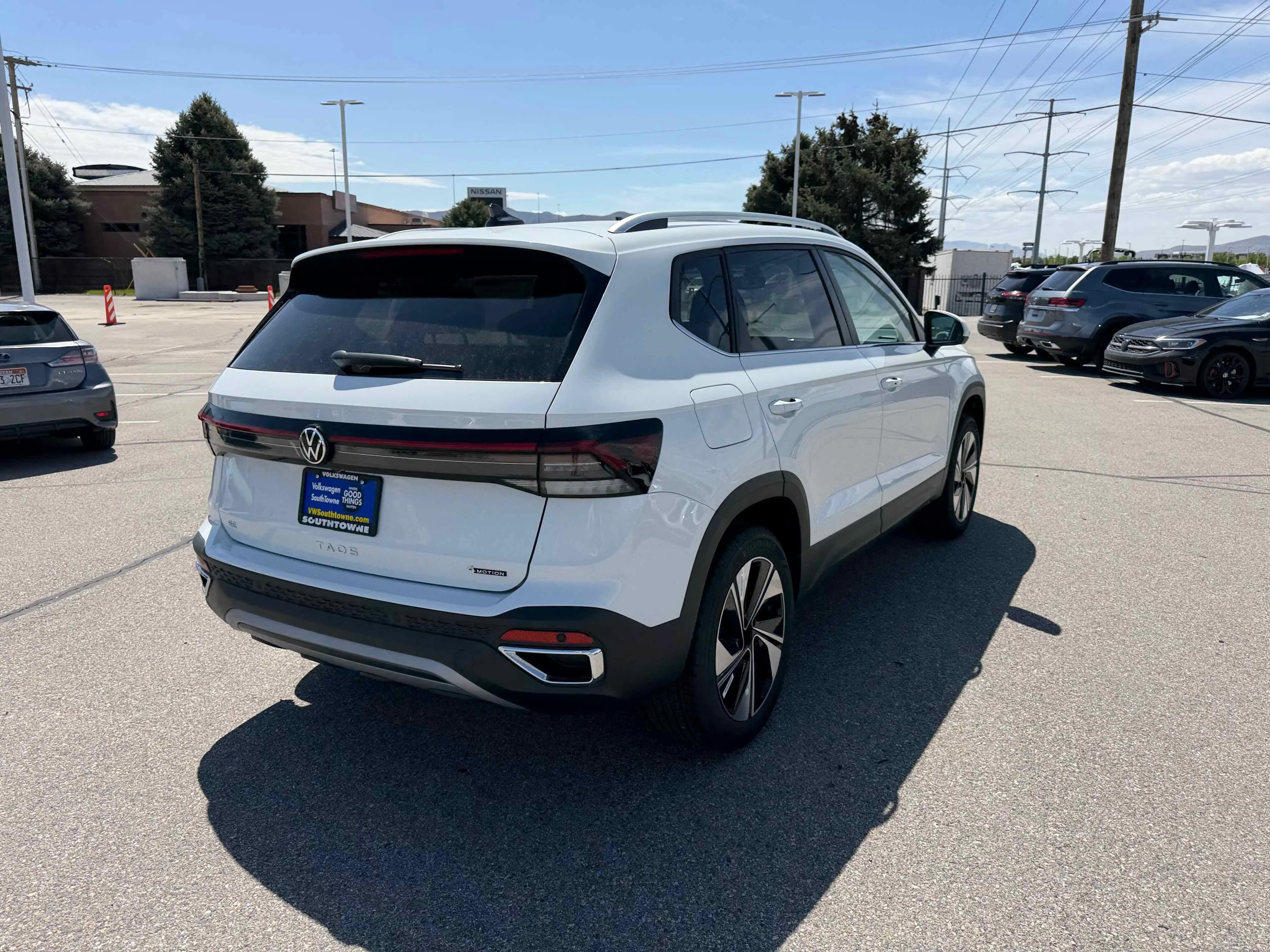 New 2026 Pure White Volkswagen SE image 7