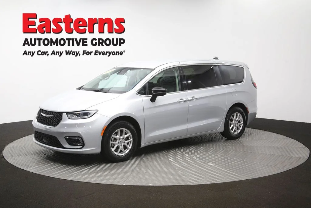 Used 2024 Silver Chrysler Touring L image 58