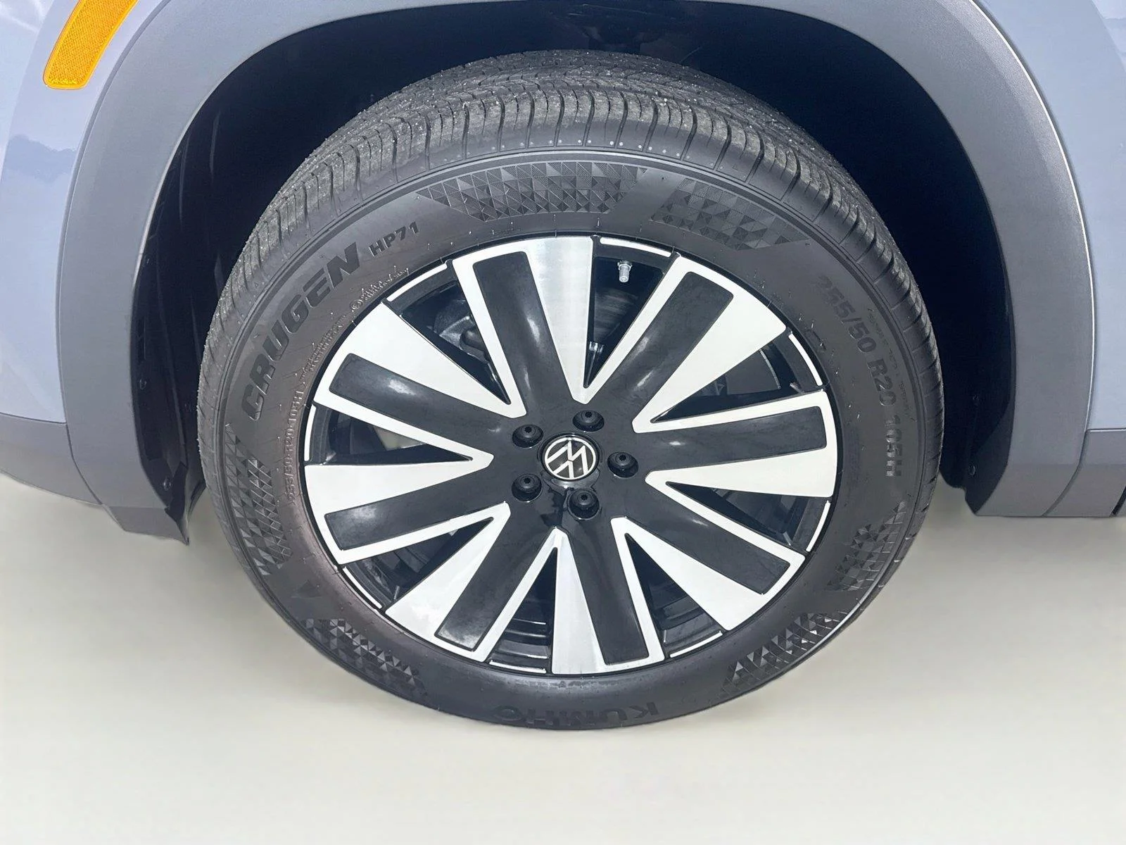 New 2027 Pure Gray Volkswagen SE w/Technology image 32