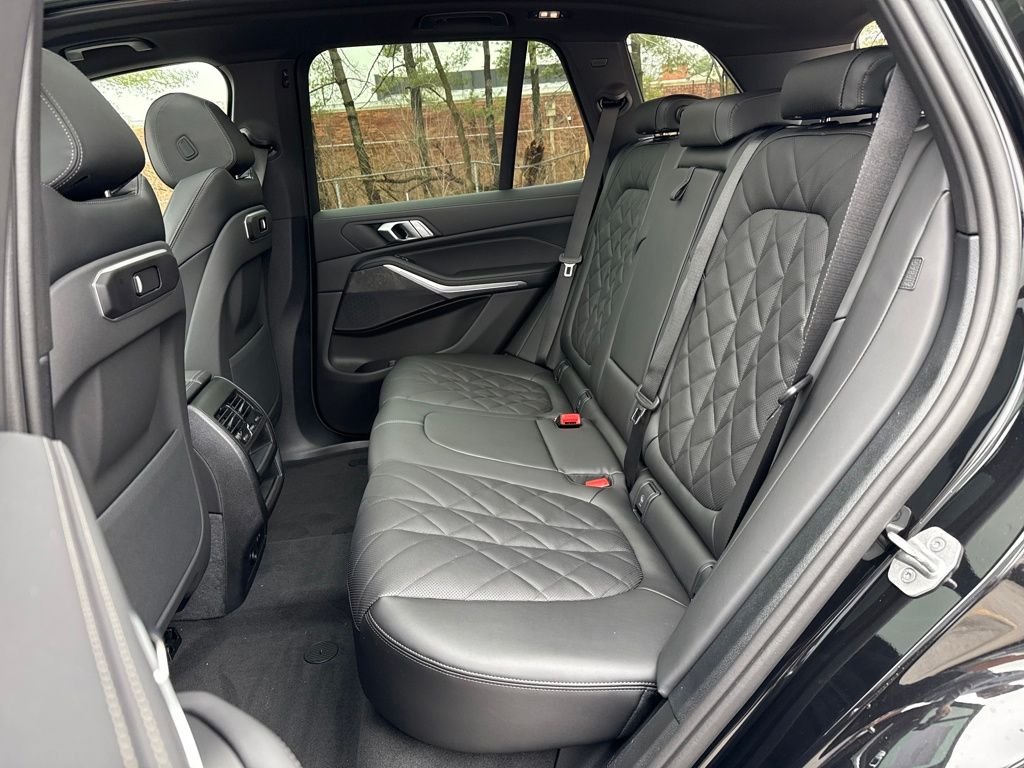 New 2026 Black BMW xDrive40i image 23