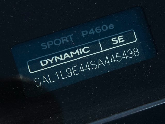 Used 2025 Santorini Black Metallic Land Rover Dynamic SE image 37