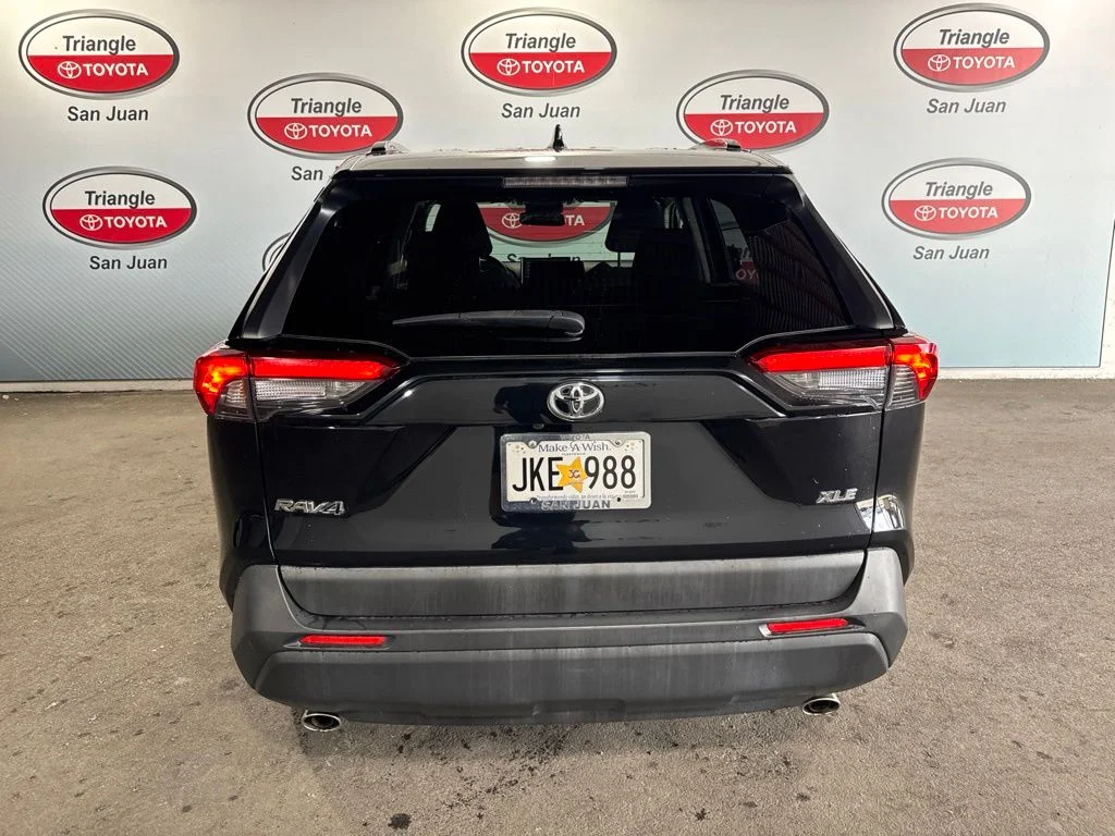 Used 2020 Black Toyota XLE image 5