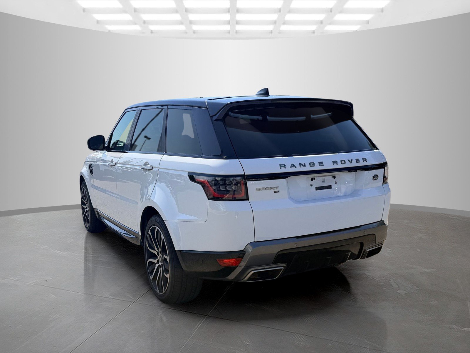 Used 2022 Fuji White Land Rover HSE Silver Edition image 7