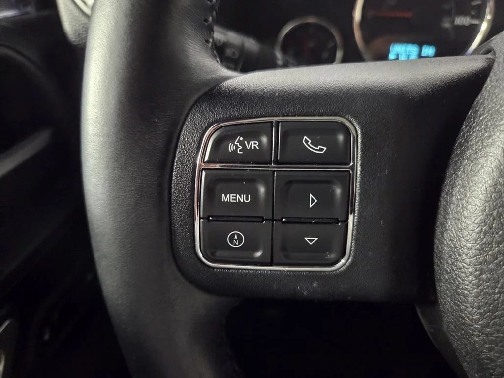 Used 2015 Anvil Clearcoat Jeep Sahara image 18