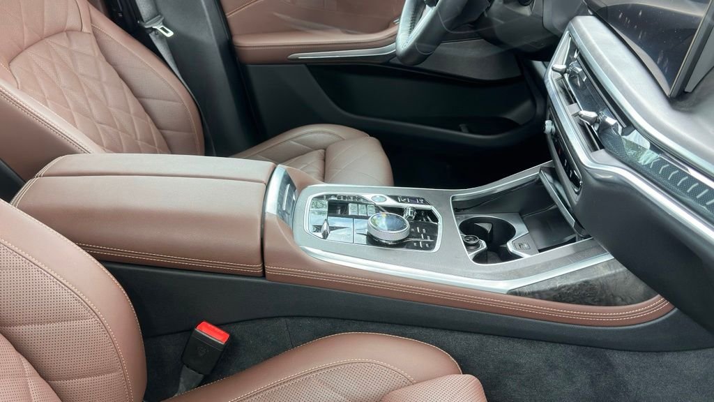 Used 2025 Frozen Pure Grey Metallic BMW xDrive40i image 10