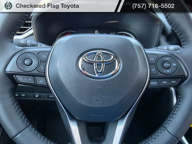 Used 2025 Silver Sky Metallic Toyota XLE Premium image 15