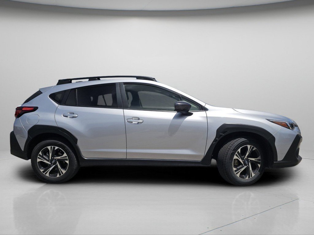 Used 2025 Ice Silver Metallic Subaru Premium image 27
