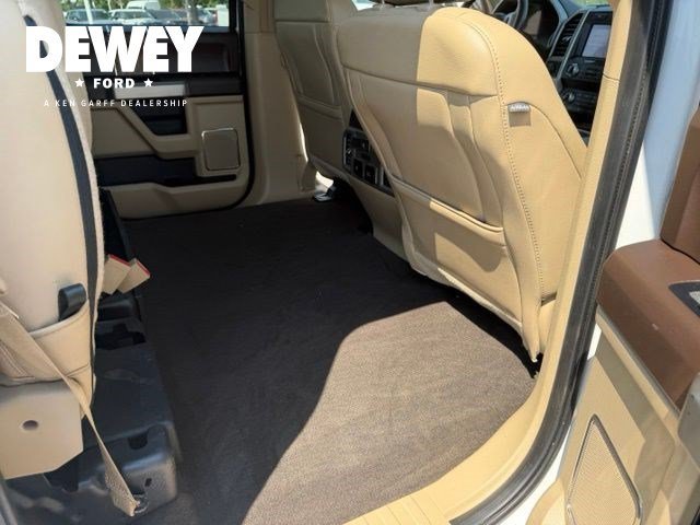 Used 2019 White Platinum Clearcoat Metallic Ford LARIAT image 25