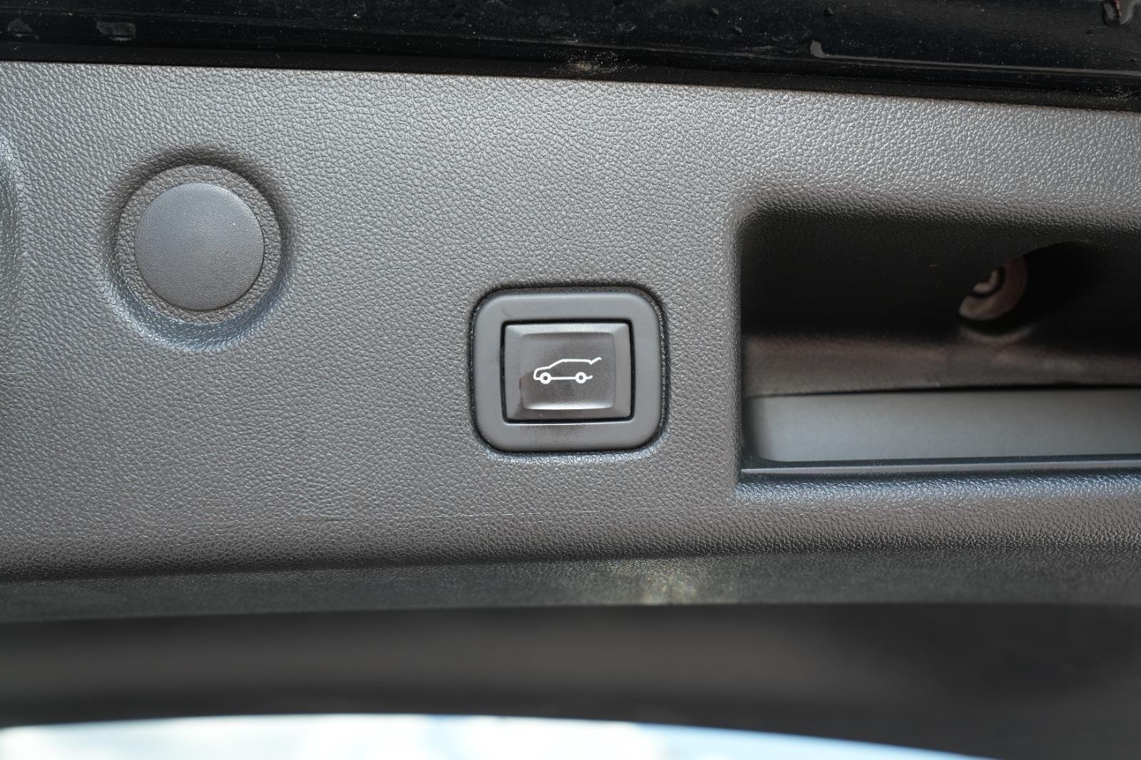 Used 2021 MOSAIC BLACK METALLIC Chevrolet LT image 14