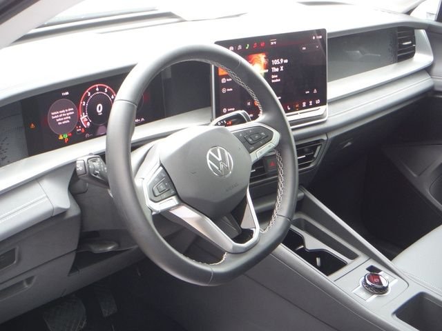 Used 2026 White Volkswagen SE image 11
