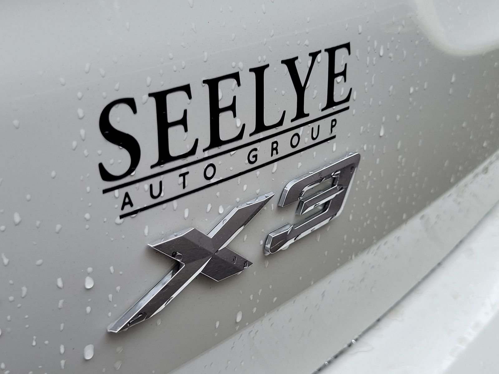 Used 2023 White BMW xDrive30i image 35