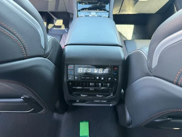 Used 2024 Pearlcoat Jeep Summit Reserve image 28