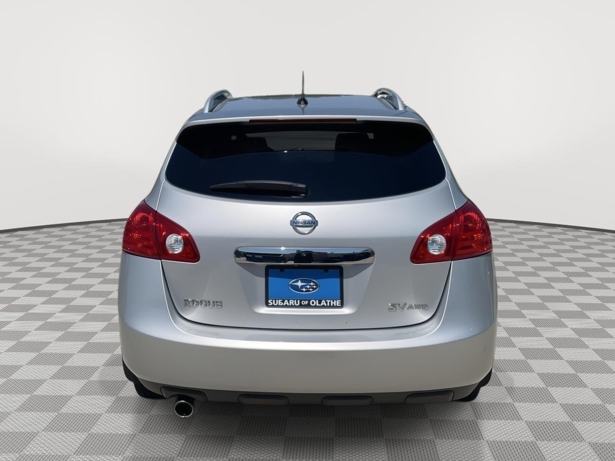 Used 2013 Brilliant Silver Nissan SV image 14