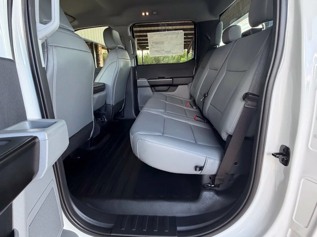 New 2026 Oxford White Ford XL image 9