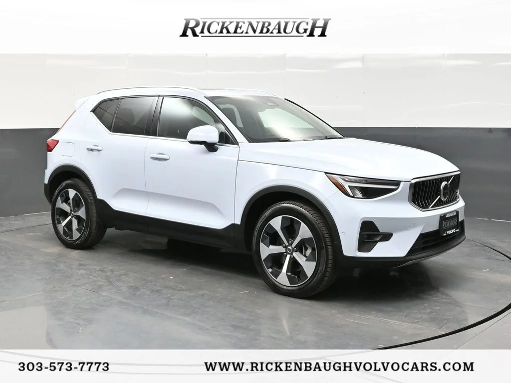 2025 Volvo XC40 B5 Plus Bright AWD's photo