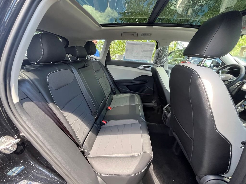 New 2026 Black Volkswagen 1.5T SE image 26