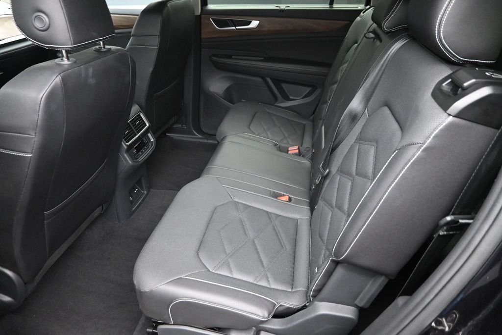 Used 2026 Black Volkswagen SE w/Technology image 15