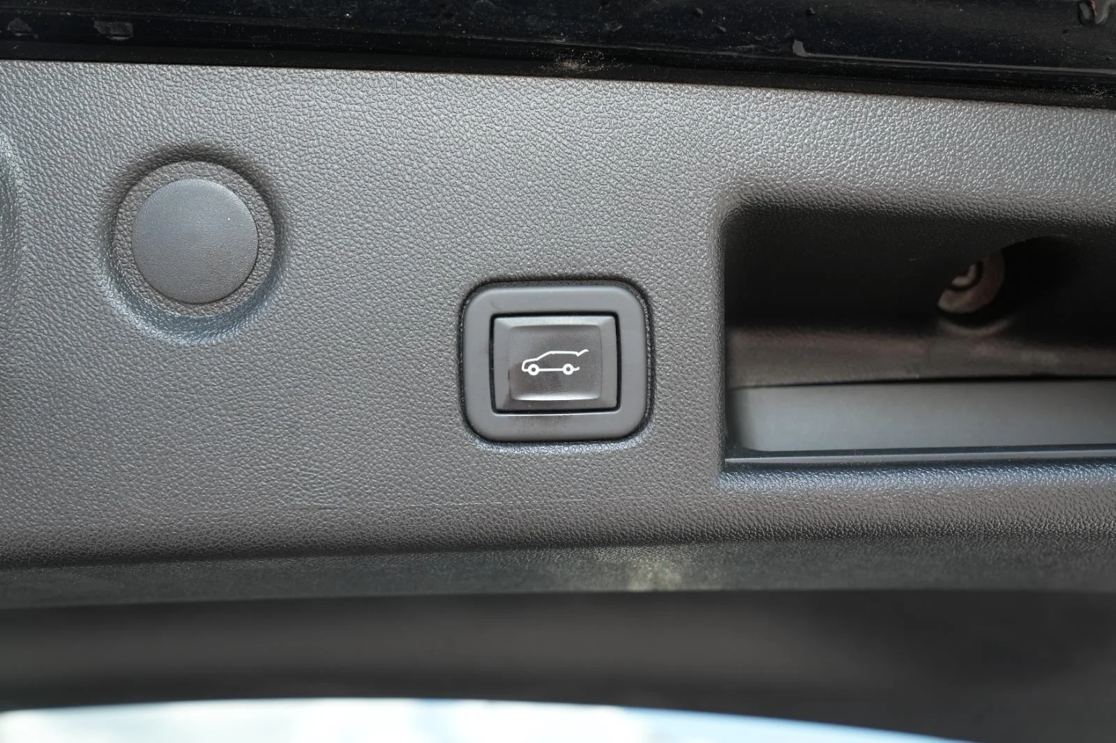 Used 2021 MOSAIC BLACK METALLIC Chevrolet LT image 14