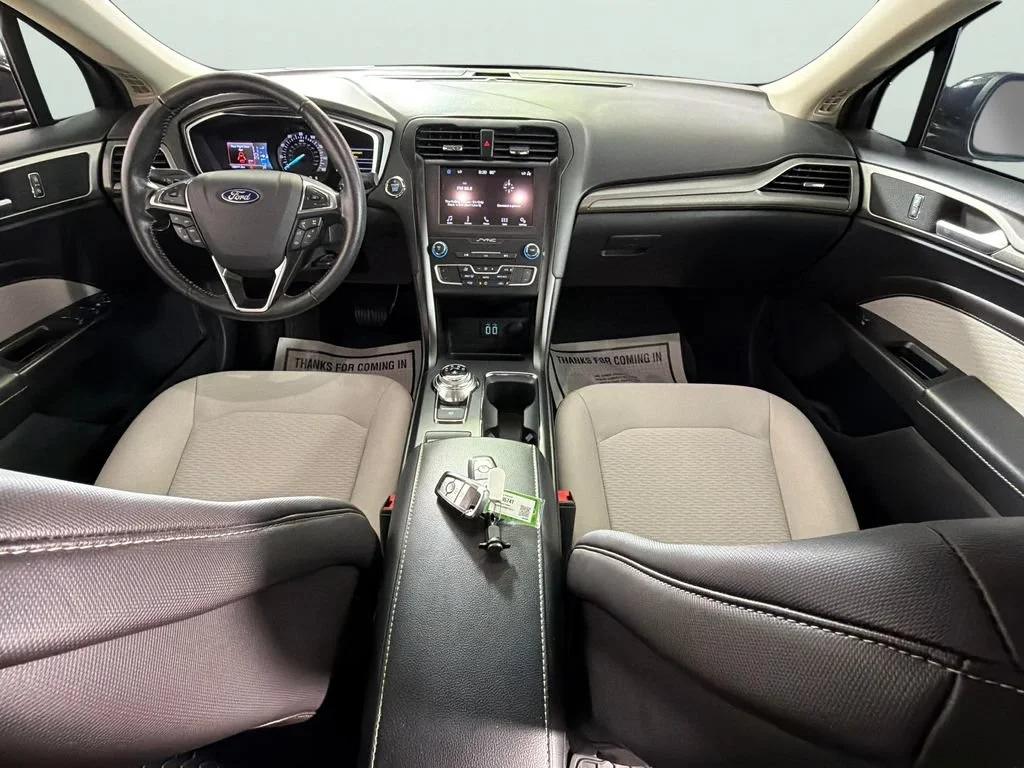 Used 2019  Ford SE image 31