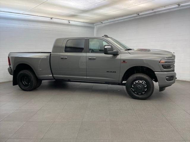 New 2026 Ceramic Gray Clear-Coat Exterior Paint RAM LARAMIE image 2